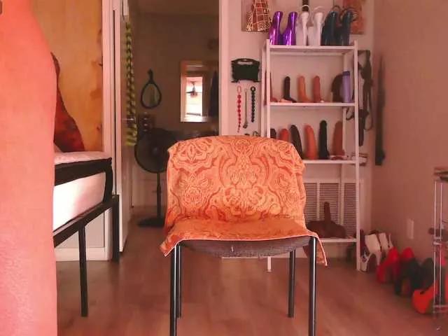 Offline QueenAnitaDix on BongaCams