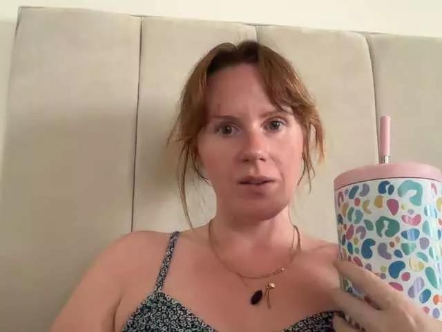 BongaCams REDHEADROSIE is Freechat REDHEADROSIE — WHEN YOU SPOIL ME WITH TIPS MAKES MY PUSSY NICE AND WET.....