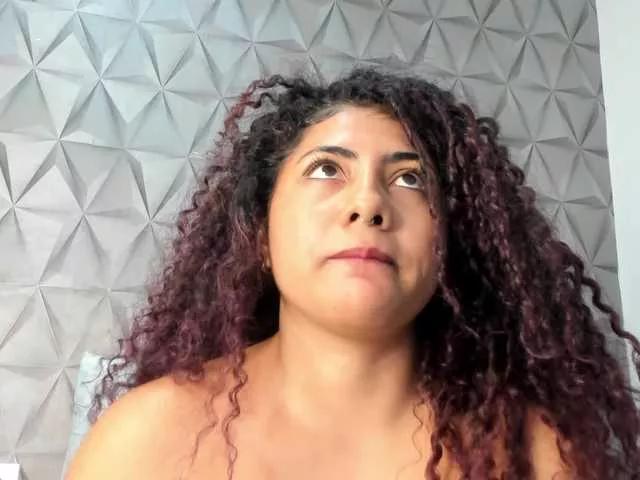 Freechat rouse-sexy-hotxx77 on BongaCams