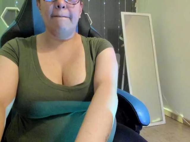 Offline Sammy-owens on BongaCams