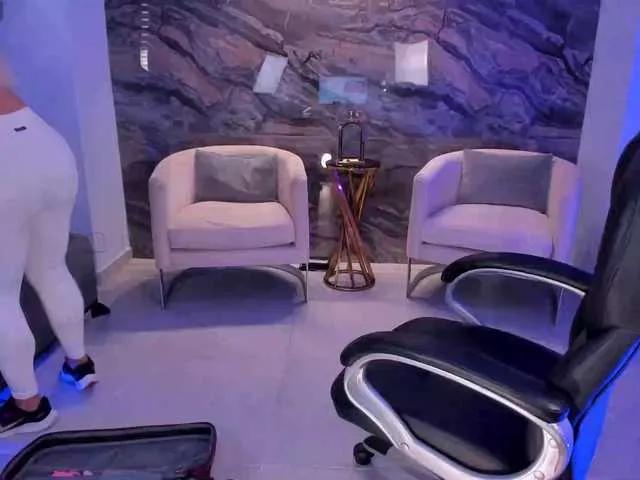 SophieBarnett - bountiful adult cam stripper for an immersive show SophieBarnett from BongaCams
