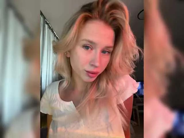 Offline Sunlovv on BongaCams