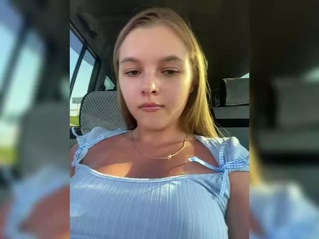 Offline Tenderpassion on BongaCams