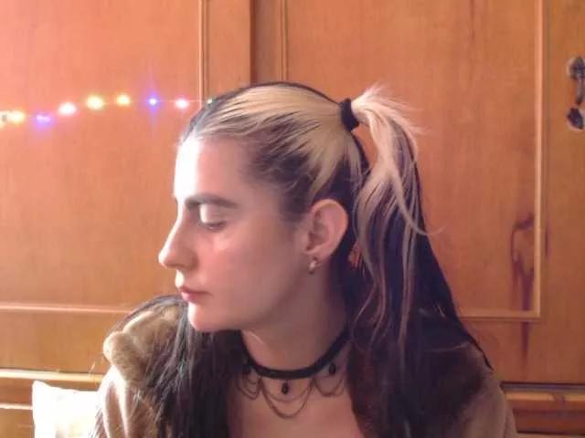 Offline theplayful on BongaCams