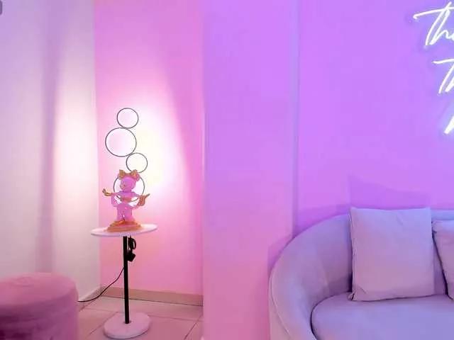 Freechat ToriCross on BongaCams