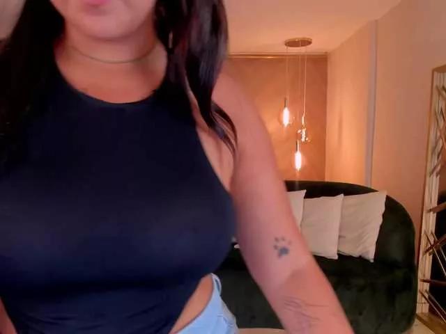 Freechat ToriCross on BongaCams