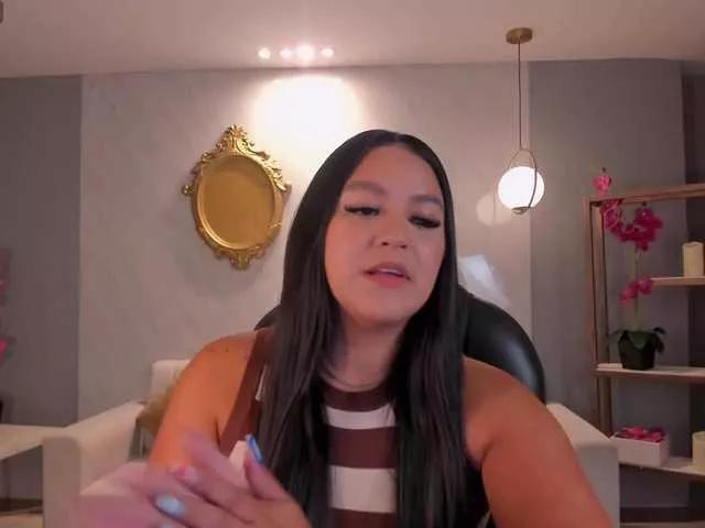 Freechat ToriCross on BongaCams