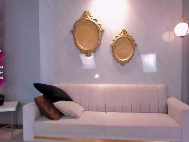 Freechat ToriCross on BongaCams