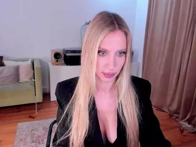 Offline ToxicBlonde on BongaCams