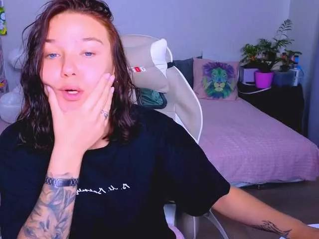 Offline WhiteSoul on BongaCams