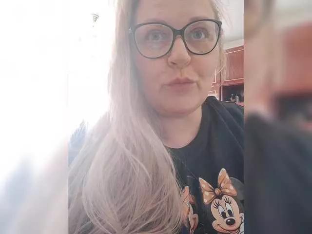 Offline WifeyNusha on BongaCams