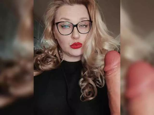 Offline WifeyNusha on BongaCams