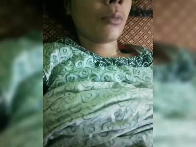 Offline YourAadhya on BongaCams