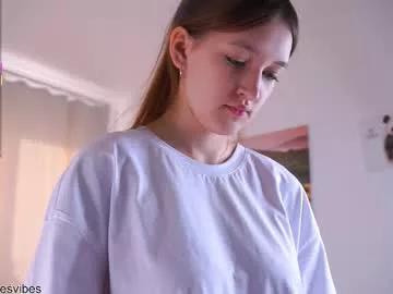 Freechat adeles_vibes on Chaturbate