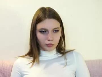 berniecebotras — hello, just my fourth day here, be my friends and my goal: Hey everyone, missed me, right? #new #shy #18 #young #natural [0 tokens remaining]