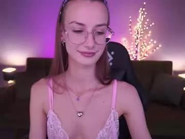 Freechat cozymell on Chaturbate