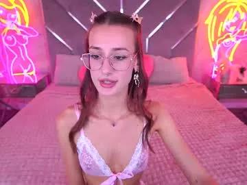 Freechat cozymell on Chaturbate