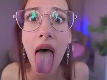 Freechat cozymell on Chaturbate