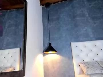 Freechat emilyy_queen on Chaturbate