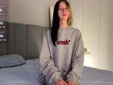 emmie_everly —  Teake off t shirt for 5 min<HEHEHEHEHEHE><  #new #18 #skinny #shy #petite [324 tokens remaining]