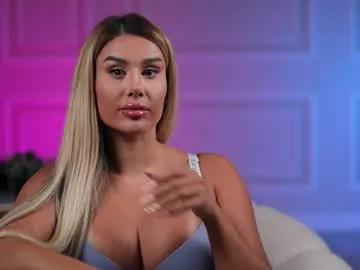 Explore Evazane's sweet live showcase for fascinating hotness evazane from Chaturbate