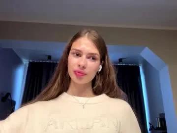 farahgramm — Goal: Tease with my top Hi! I'm Luna Glad to see you !  #new #shy #slim #teen #18 [245 tokens remaining]