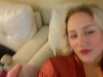 Freechat goddessmayvn on Chaturbate