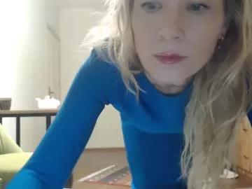 Away julia_giulia on Chaturbate