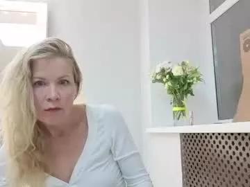 Away julia_giulia on Chaturbate