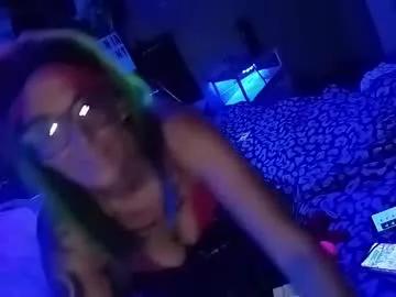 Freechat kikilovespartylights on Chaturbate