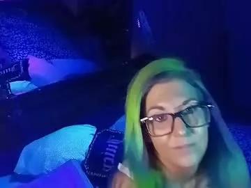 Freechat kikilovespartylights on Chaturbate