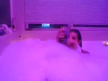 Freechat kikilovespartylights on Chaturbate