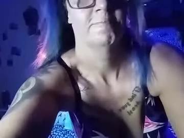 Freechat kikilovespartylights on Chaturbate