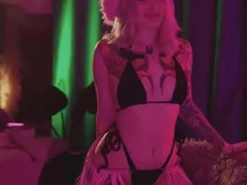 Group kinkylina_ on Chaturbate