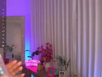 Freechat lau__1 on Chaturbate
