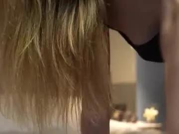 Satisfy your wildest desires with Chaturbate's appealing Poisonn_girll poisonn_girll from Chaturbate