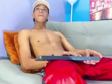 Freechat robert_kingg on Chaturbate