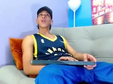 Freechat robert_kingg on Chaturbate
