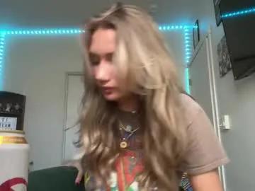Explore Teamtragic, she wants to cum for your delight teamtragic from Chaturbate