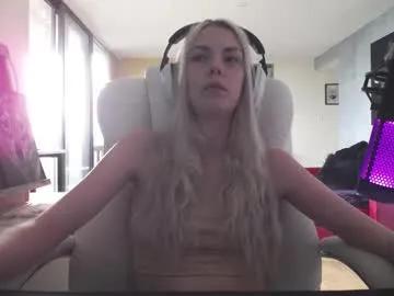 Streaming fantasies and nasty enjoyment with Chaturbate's matured Tinykylie tinykylie from Chaturbate
