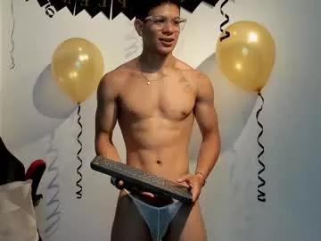 Freechat tony_petrov on Chaturbate