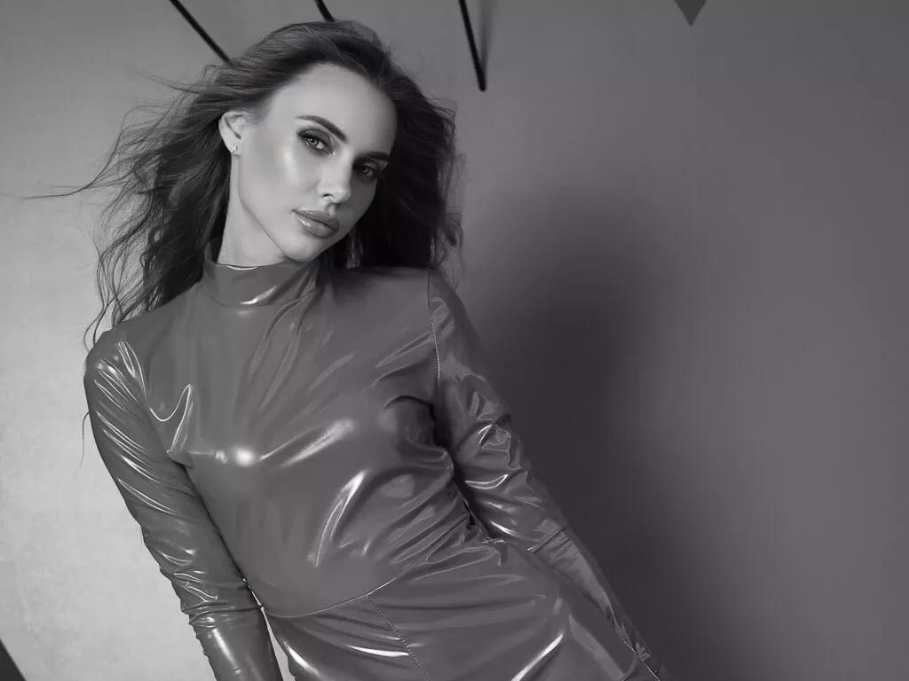 MichelleRouz's avatar