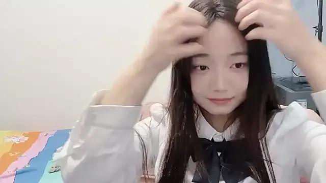 _xiaoniaojiang — Freechat on StripChat