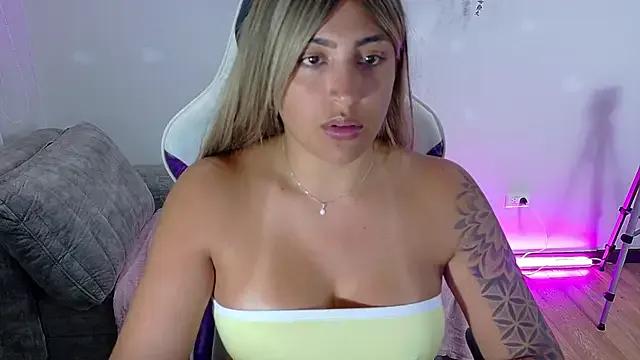StripChat a_belladanger is Freechat a_belladanger — SQUIRTTT BIGG ON YOUUU