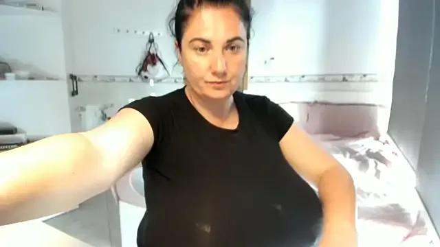 StripChat alisiaparril is Freechat alisiaparril — Fully naked in free chat !  boobs out