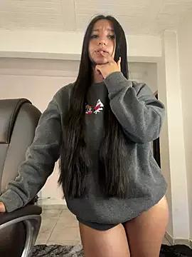 Freechat aly_golden_ on StripChat