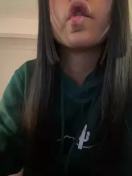 Freechat aly_golden_ on StripChat