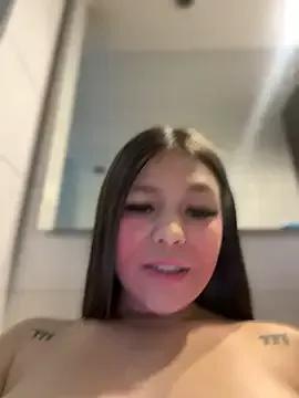 Freechat Alyshanon18 on StripChat