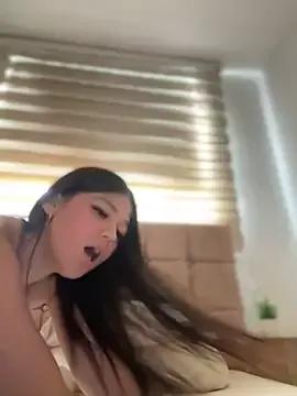 Freechat Alyshanon18 on StripChat