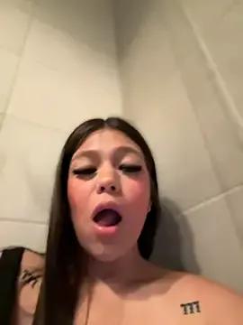 Freechat Alyshanon18 on StripChat